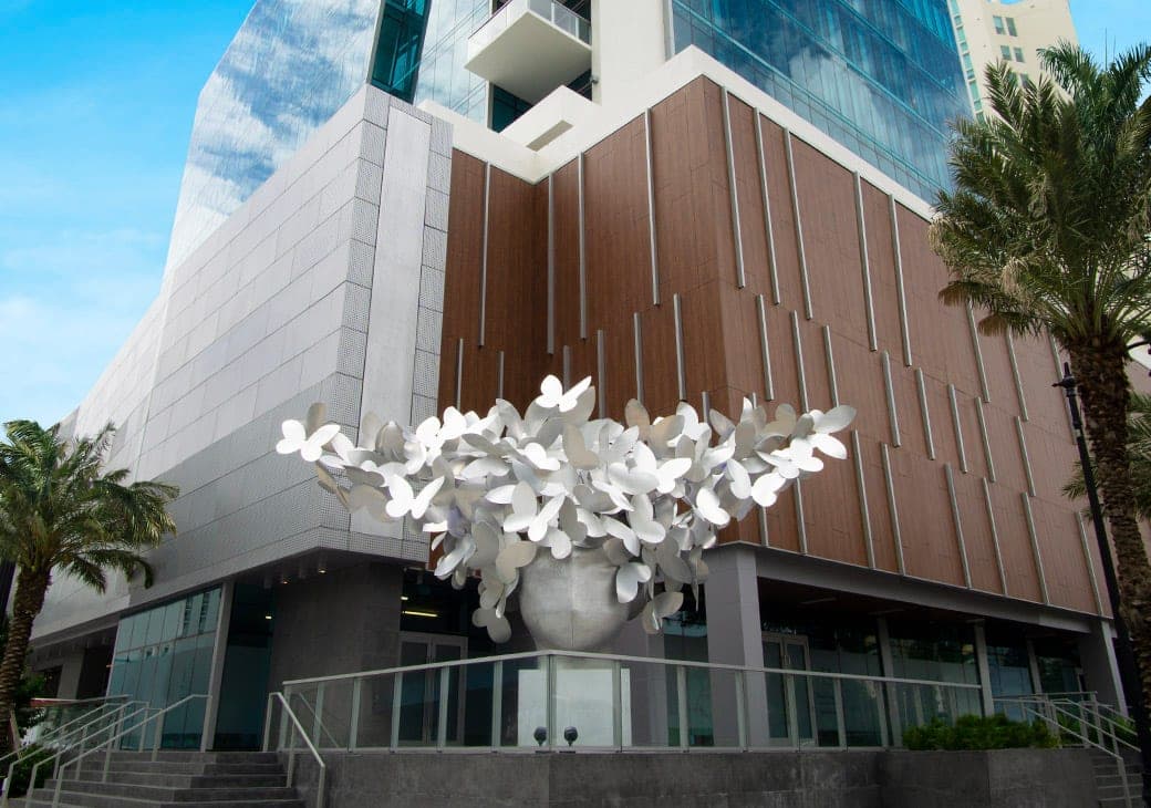 Tetri’s Smile clinic in Sunny Isles Beach